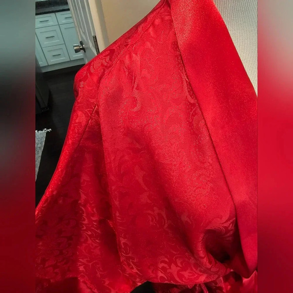 Victoria's Secret Gold Label Vintage Red Kimono Robe with belt and pockets - Picture 5 of 10